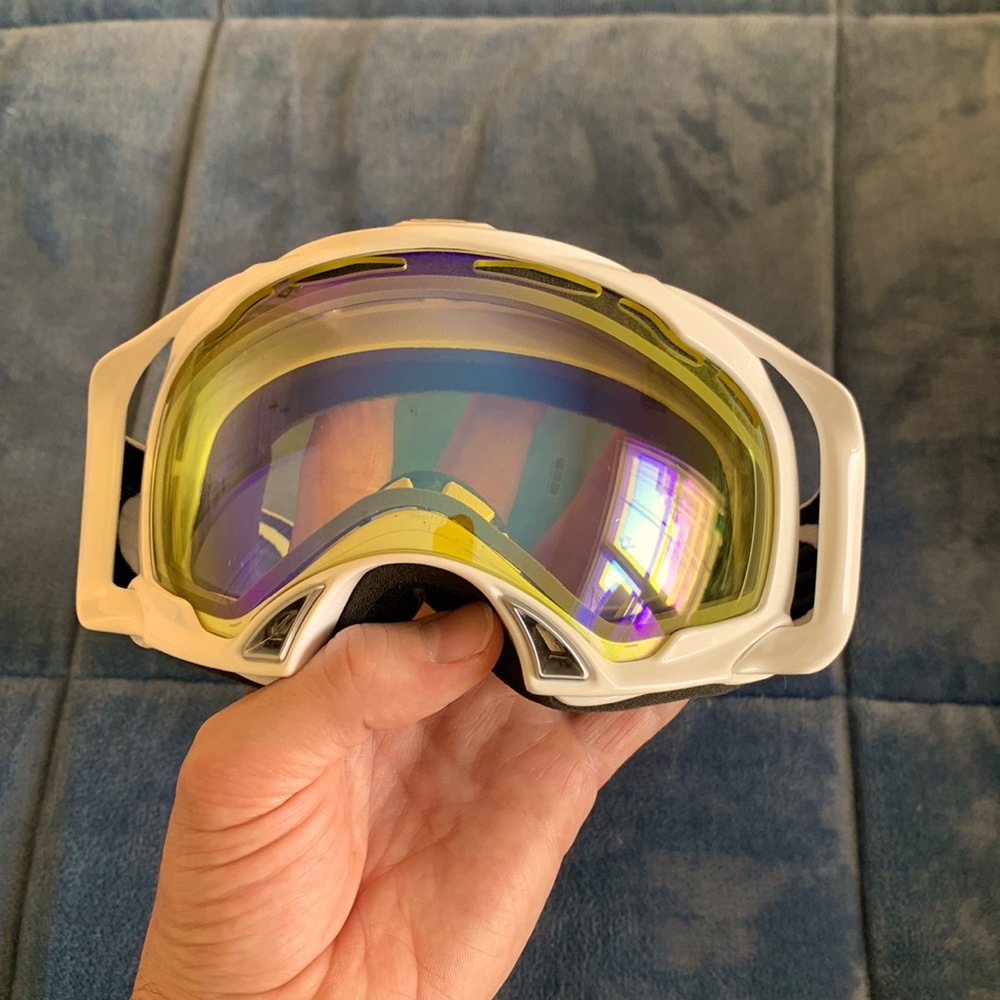 2010 White Oakley Splice Ski Goggles